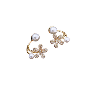 Brinco Floral com Pérola